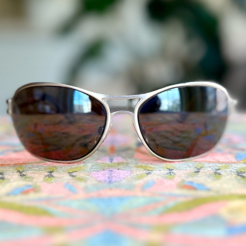 Zara Vintage Sunglasses & Hard Case w/ Lens Cloth